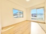 2階洋室6帖のお部屋から南西側バルコニーに出ることができます。とても明るいお部屋です♪