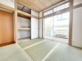 1階和室4.5帖のお部屋には押入れ収納があるため、お部屋を最大限有効活用していただけます。