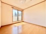 2階洋室5.5帖のお部屋からもバルコニーに出ることが出来ます。