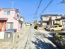 前面道路は比較的車通りが少なく、落ち着いて駐車いただけます。