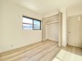 全居室に収納を完備しておりますので、お部屋を広々とお使い頂けます。