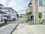 閑静な住宅街に位置しております。こちらの住宅を夢のマイホームにいかがでしょうか。