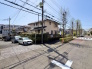 角地で86坪以上、小中学校徒歩8分圏内など嬉しい環境がそろっている森の里地区。是非一度ご覧になってみてください。