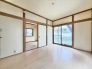 【リフォーム前写真】
一階リビング横の居室はLDKに拡張致します。広々としたリビングにてごゆっくりとおくつろぎくださいませ。