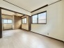 【リフォーム前写真】
各居室は、フローリング上張り・建具交換・クロス交換等を行います。また、各居室に収納を完備しておりますのでお部屋を最大限に広くご活用いただけます。
