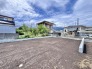 1号棟 ■耐震 ＋ 制震の家、QUIE（クワイエ）
当社の2階建分譲住宅は、建築基準法で定められた壁量の1.5倍に達する十分な性能を誇っています。さらにその耐久性を上げるために、共同開発による制震装置(SAFE365)を完成。