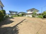 落ち着いた街並みに誕生する、家族の夢を叶える新築一戸建て。
周囲は平穏で開放感のある閑静な住宅街。前面道路もすっきりしており、小さなお子様がいるご家庭も安心の住環境です。現在、確かな施工で建築中！理想のマイホームでの新しい暮らしを、ここから始めてみませんか。