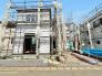 1号棟 LDKは18帖超えの南向き陽当たり良好な新築戸建てのご紹介になります。駅徒歩13分のため生活環境も良好です。