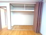 各部屋にはクローゼットを完備しています！収納が多いお家はすっきりして快適空間です。
