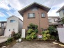 落ち着きのある閑静な住宅街に佇む、
パナホーム施工の４SDK軽量鉄骨造のお家！
お庭付きでワンランク上の生活をスタートしましょう。
