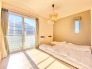 日差しの差し込む暖かいお部屋です。お部屋が明るいと自然と気持ちまで明るくなってきそうですね。