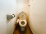 トイレは、使用する際の快適さと清潔感を提供します。清潔な状態を保つことで、トイレを使用する際に安心感があり、快適に過ごすことができます。