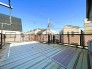 広々としたバルコニーは日々の生活に心地よさと落ち着きを与えてくれるでしょう。