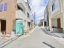 青々としたお空がとても気持ちよいですね。南側４．４ｍ道路、西側４．０ｍ道路に接道しております。

