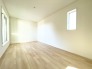 2号棟 2階洋室8.2帖のお部屋は、約2帖のウォークインクロゼット収納付き◎