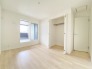 6号棟 2階洋室6.5帖のお部屋。各居室収納付きのため、お部屋を最大限有効活用していただけます。