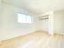 2階洋室6.5帖のお部屋。