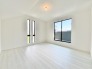 2号棟 南側からの日差しが入るため、明るいお部屋です。