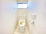 ウォシュレット付きのトイレは１階と２階の各階に完備しております。