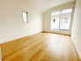 2階洋室6帖のお部屋からもバルコニーに出ることができます。