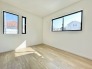 2階洋室5.2帖のお部屋。各居室収納付きのためお部屋を最大限有効活用していただけます◎