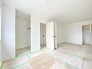 南側からの日差しが入るため、明るいお部屋です◎