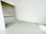 4号棟 1階和室4帖のお部屋は、客間として利用したり様々な用途でご活用していただけます。