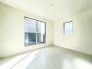 2階洋室6帖のお部屋からは南側バルコニーに出ることが出来ます。