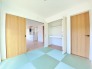1階和室4.5帖のお部屋は、お子様の遊び場にしたり様々な用途でご活用いただけます◎