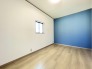 2階洋室6帖のお部屋はアクセントクロスが使用されており、おしゃれな1部屋となっています◎