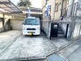 車種によりますが、普通車1台駐車していただくことが可能です、