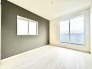 1号棟 1階洋室5.25帖のお部屋からバルコニーに出ることが出来ます。