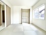 3号棟 1階和室5.25帖は洋室仕様の縁なしタタミのお部屋。様々な用途でご活用していただけます。