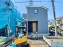 1号棟 全体
カースペース2台可能
2025年4月末完成予定
同仕様の完成物件のご見学も可能です。