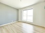 アクセントクロスが使用されていて、おしゃれな一部屋となっています。