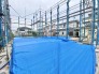 1号棟 食材のストック等に便利なパントリー収納付き。中には可動棚が付いているため必要に応じて高さ調整が可能なのも便利です♪