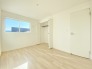 2階洋室6帖のお部屋。各居室収納付きのためお部屋を最大限有効していただけます◎