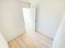2階洋室7帖のお部屋には納戸スペース付き◎洋服収納や、アウトドア用品の収納等、様々な用途でご活用いただけます！