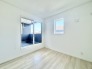 2階洋室5帖のお部屋は、バルコニーに面した明るいお部屋です。