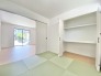 1階には和の趣をもたらす畳のお部屋があり、客間として活用したり様々な用途でご活用いただけます◎