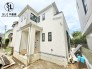 教育関連施設が徒歩13分以内の立地に佇む4ＬＤＫ新築戸建です。
