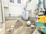 2つの部屋を行き来できるワイドなバルコニーは南向きで陽当たり良好◎