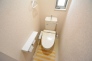 2階にも1階と同タイプのトイレがございます。
