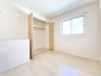 大型の収納でお部屋全体をスッキリと整えてくれます。