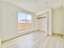 2号棟 2階洋室6帖のお部屋からもバルコニーに出ることが出来ます。
