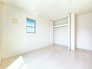 各部屋に窓が備わっており、採光・通風が良好で明るく暖かみのあるお部屋です◎