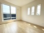 2階5.25帖のお部屋は、バルコニーに面した明るいお部屋◎