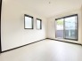 2階洋室6帖のお部屋もバルコニーに面した明るいお部屋です。
