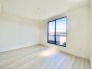 2号棟 南向きで全室２面採光のため建物全体が明るく感じられます。是非一度ご覧ください。