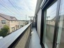 1号棟 2部屋を行き来ができるバルコニー
